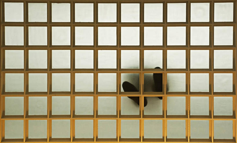 一个人,广场,横图,室外,白天,西班牙,巴塞罗那,行人,联系,注视,观察,看,人体,摄影,观看,人行桥,部分,察看,关注,加泰隆尼亚,足,式样,彩图